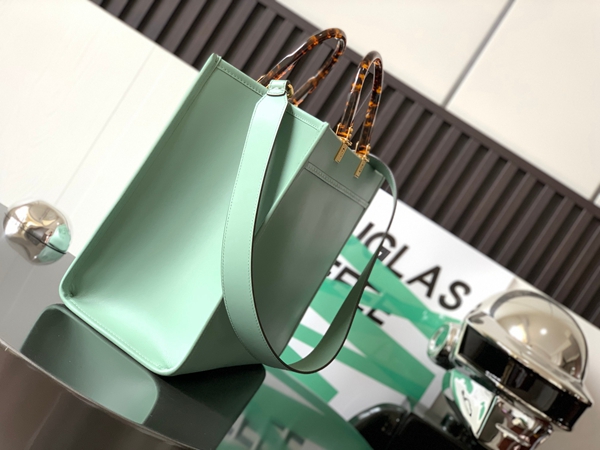 スーパーコピーブランドバッグ背面デザイン